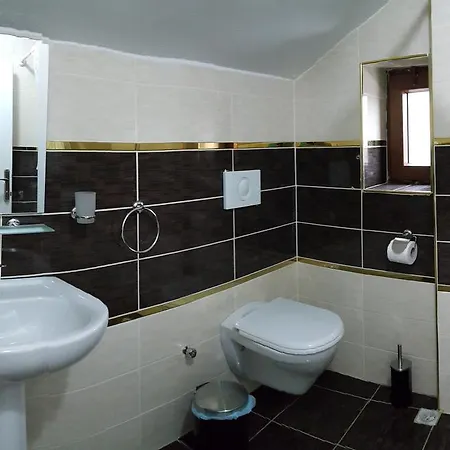 Eves Suites Апартаменты *