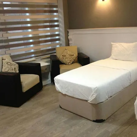 Eves Suites *
